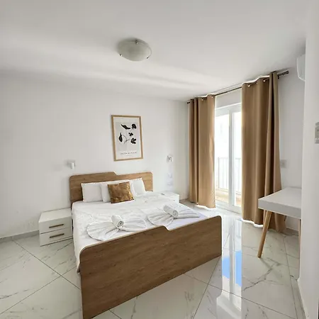 Comfort 2br Near & Cafe Del Mar- By Hostmt Apartman *
