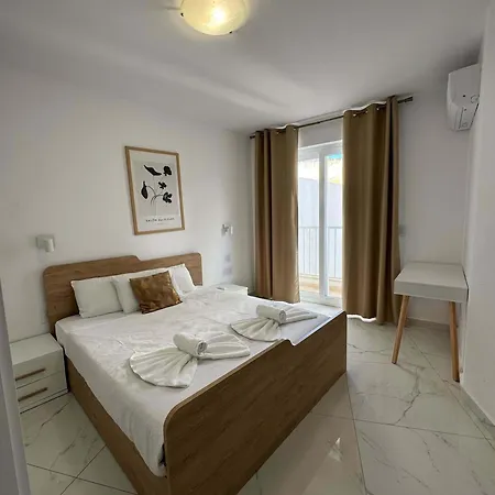 New Luxury 2 Bed With Patio Near Aquarium